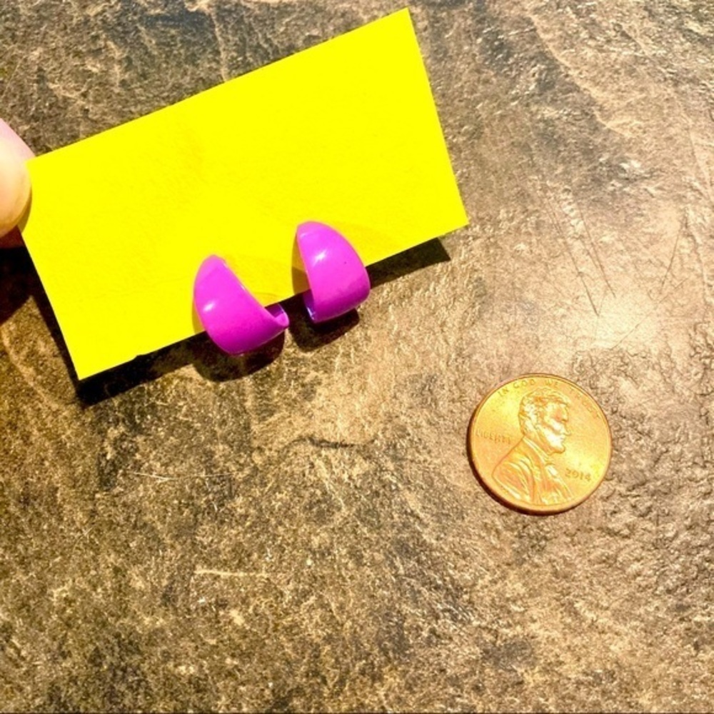 Teeny Hoops